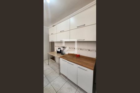 Apartamento para alugar com 97m², 3 quartos e sem vaga Apartamento para alugar com 97m², 3 quartos e sem vagaCozinha - Armários