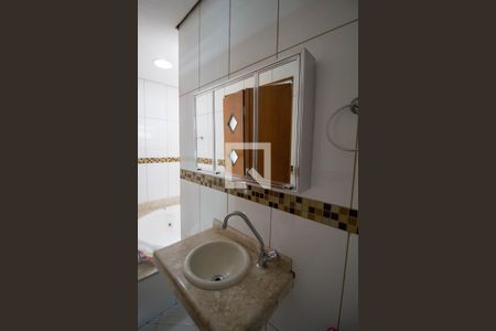 Casa à venda com 212m², 3 quartos e 6 vagasDetalhe banheiro