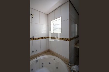 Casa à venda com 212m², 3 quartos e 6 vagasBanheiro da Suíte