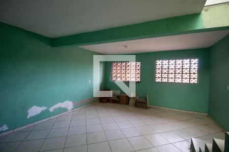 Casa à venda com 212m², 3 quartos e 6 vagasQuarto de Serviço