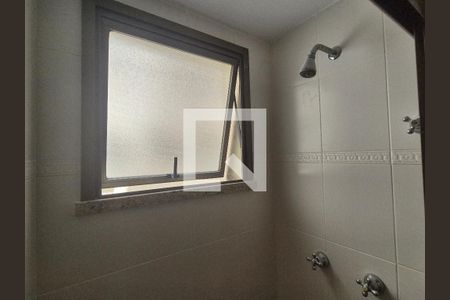 Apartamento para alugar com 100m², 3 quartos e 2 vagas Apartamento para alugar com 100m², 3 quartos e 2 vagasBanheiro da suite