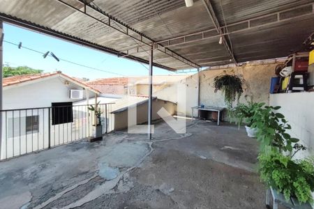 Casa à venda com 250m², 3 quartos e 3 vagasQuintal