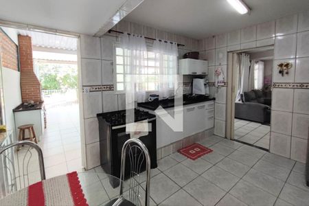 Casa à venda com 250m², 3 quartos e 3 vagasCozinha
