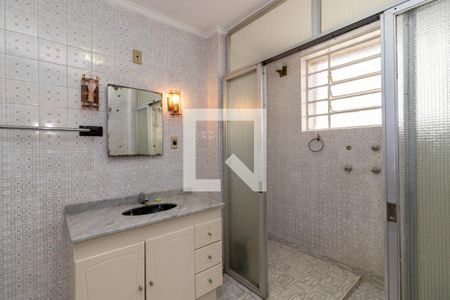 Casa à venda com 250m², 4 quartos e 4 vagasBanheiro 1
