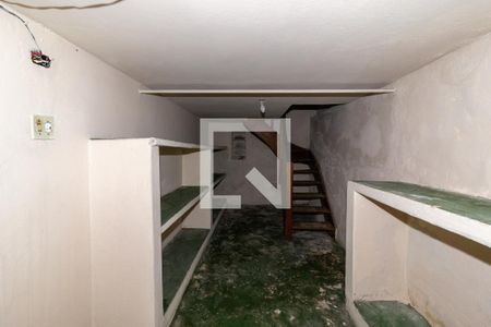 Casa à venda com 250m², 4 quartos e 4 vagasAdega