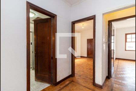 Casa à venda com 250m², 4 quartos e 4 vagasHall dos Quartos
