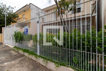 Casa à venda com 250m², 4 quartos e 4 vagasFachada