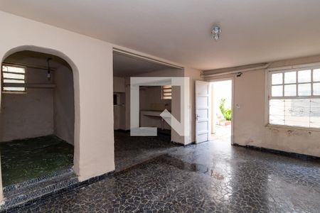 Casa à venda com 250m², 4 quartos e 4 vagasSalão