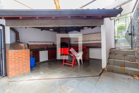 Casa à venda com 230m², 4 quartos e 6 vagasChurrascaria /Espaço Gourmet