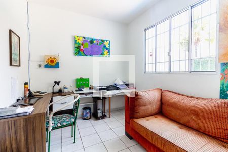 Casa à venda com 230m², 4 quartos e 6 vagasEscritório