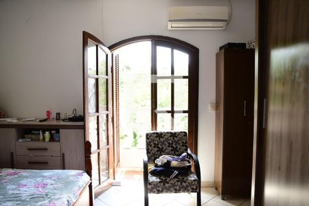 Suíte de casa para alugar com 3 quartos, 250m² em Jardim Rebelato, Cotia