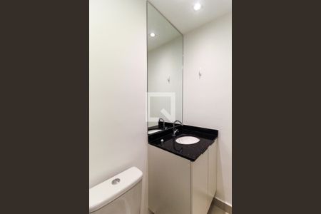 Banheiro de apartamento para alugar com 1 quarto, 25m² em Pinheiros, São Paulo