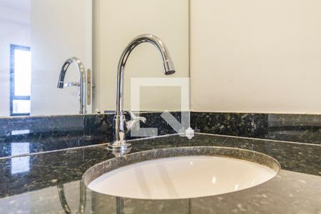 Banheiro de kitnet/studio à venda com 1 quarto, 25m² em Pinheiros, São Paulo