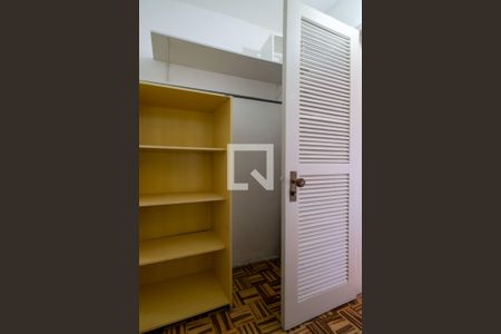 Closet de apartamento para alugar com 1 quarto, 64m² em Centro Histórico, Porto Alegre