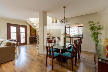 Sala de casa para alugar com 3 quartos, 230m² em Paraíso, São Paulo