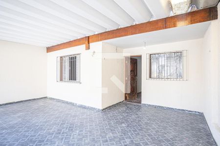 Casa à venda com 167m², 3 quartos e 6 vagas Casa à venda com 167m², 3 quartos e 6 vagasGaragem