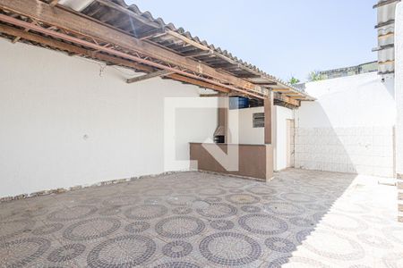 Casa à venda com 167m², 3 quartos e 6 vagas Casa à venda com 167m², 3 quartos e 6 vagasQuintal