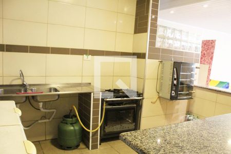 Casa para alugar com 200m², 2 quartos e 2 vagasSalão de Festas