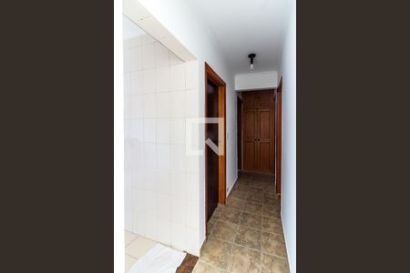 Corredor doa Quartos de apartamento para alugar com 3 quartos, 69m² em Vila Lageado, São Paulo