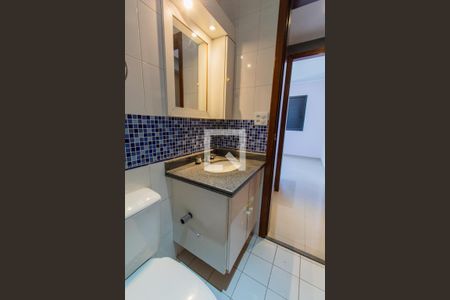 Banheiro Corredor de apartamento para alugar com 3 quartos, 77m² em Vila Sônia, São Paulo