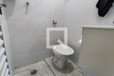 Casa para alugar com 220m², 5 quartos e 3 vagasBanheiro externo