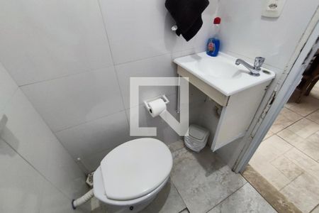 Casa para alugar com 220m², 5 quartos e 3 vagasBanheiro externo