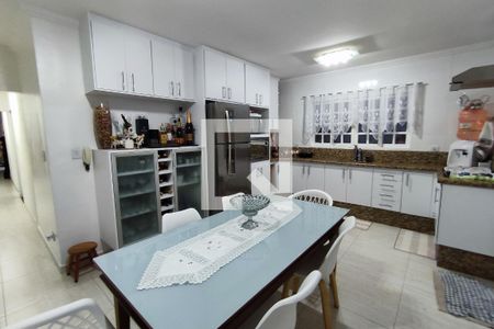 Casa para alugar com 220m², 5 quartos e 3 vagasCozinha