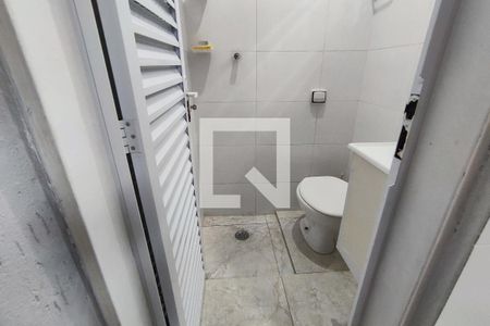 Casa para alugar com 220m², 5 quartos e 3 vagasBanheiro externo