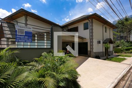 Casa de condomínio para alugar com 300m², 4 quartos e 3 vagasFachada