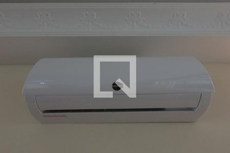 Sala de casa de condomínio à venda com 4 quartos, 300m² em Vila Tramontano, São Paulo