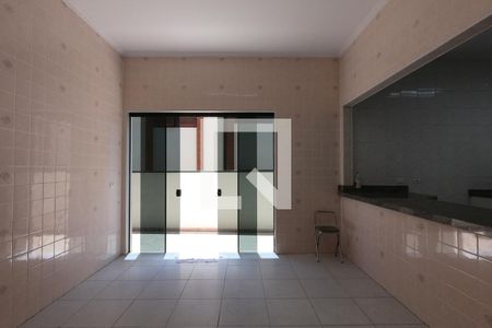 Casa de condomínio para alugar com 300m², 4 quartos e 3 vagasCopa