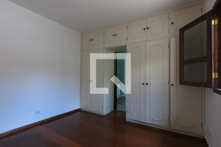 Casa de condomínio para alugar com 300m², 4 quartos e 3 vagasSuíte 2