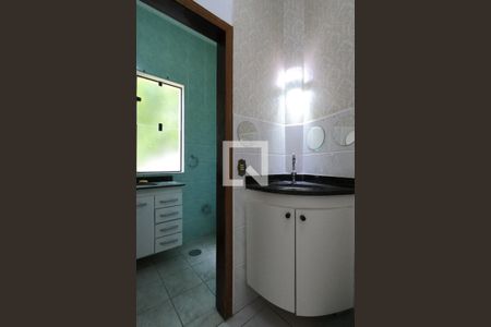 Casa de condomínio para alugar com 300m², 4 quartos e 3 vagasLavabo