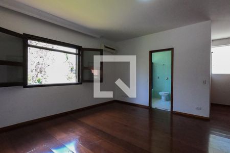 Casa de condomínio para alugar com 300m², 4 quartos e 3 vagasSuíte