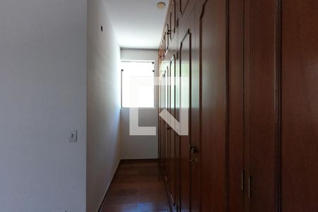 Casa de condomínio para alugar com 300m², 4 quartos e 3 vagasSuíte