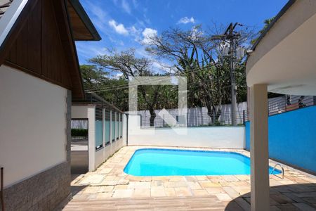 Casa de condomínio para alugar com 300m², 4 quartos e 3 vagasPiscina