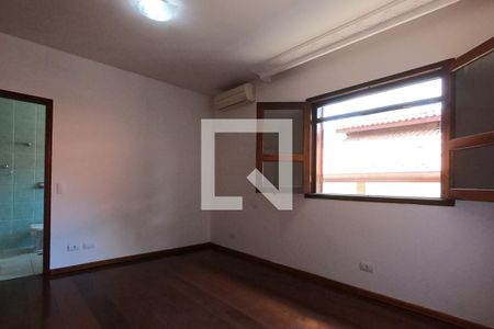 Casa de condomínio para alugar com 300m², 4 quartos e 3 vagasSuíte 3