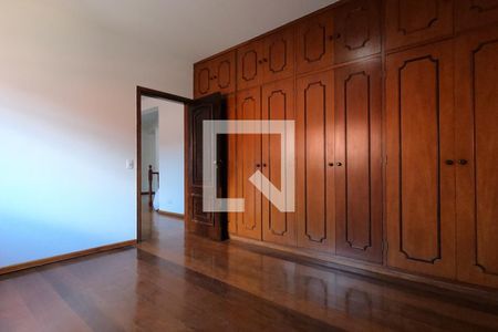 Casa de condomínio para alugar com 300m², 4 quartos e 3 vagasSuíte 3