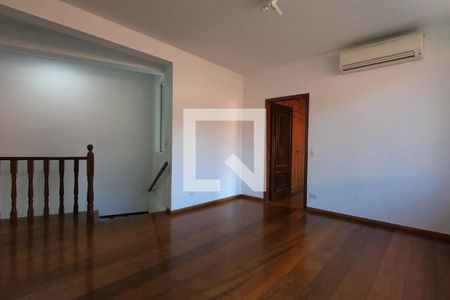 Casa de condomínio para alugar com 300m², 4 quartos e 3 vagasMezanino