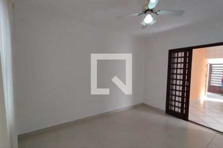 Sala de estar de casa para alugar com 3 quartos, 152m² em Jardim Aurélia, Campinas