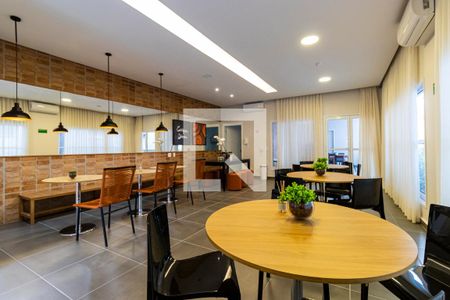 Apartamento para alugar com 37m², 2 quartos e sem vagaÁrea comum - Salão de festas