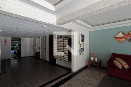 Apartamento à venda com 150m², 3 quartos e 2 vagas Apartamento à venda com 150m², 3 quartos e 2 vagasHall social