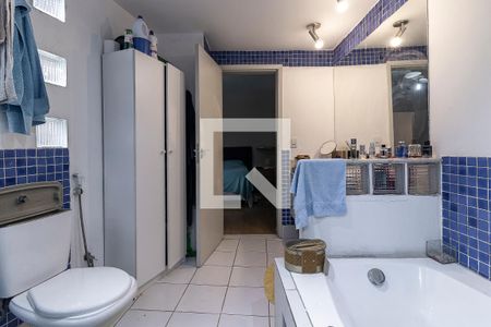 Casa à venda com 230m², 4 quartos e 3 vagas Casa à venda com 230m², 4 quartos e 3 vagasSuíte