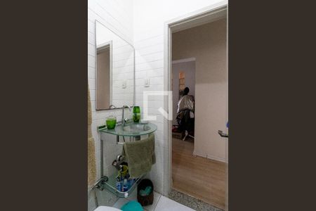 Casa à venda com 230m², 4 quartos e 3 vagas Casa à venda com 230m², 4 quartos e 3 vagasBanheiro Social 2