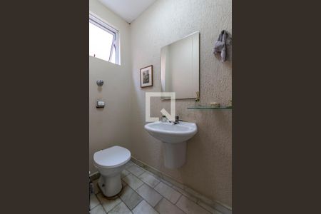 Casa à venda com 230m², 4 quartos e 3 vagas Casa à venda com 230m², 4 quartos e 3 vagasLavabo