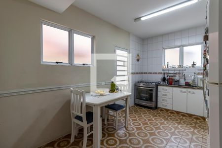 Casa à venda com 230m², 4 quartos e 3 vagas Casa à venda com 230m², 4 quartos e 3 vagasCozinha