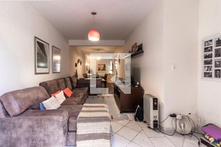 Casa à venda com 230m², 4 quartos e 3 vagas Casa à venda com 230m², 4 quartos e 3 vagasSala