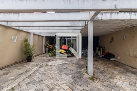 Casa à venda com 230m², 4 quartos e 3 vagas Casa à venda com 230m², 4 quartos e 3 vagasGaragem