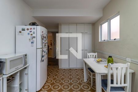 Casa à venda com 230m², 4 quartos e 3 vagas Casa à venda com 230m², 4 quartos e 3 vagasCozinha