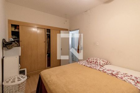 Casa à venda com 230m², 4 quartos e 3 vagas Casa à venda com 230m², 4 quartos e 3 vagasQuarto 1